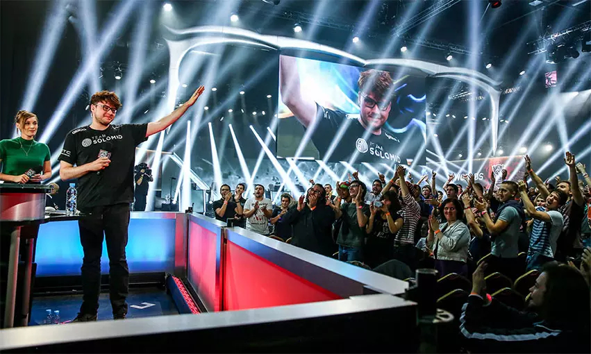 破纪录！2025王者荣耀世界冠军杯总奖金池突破1亿人民币